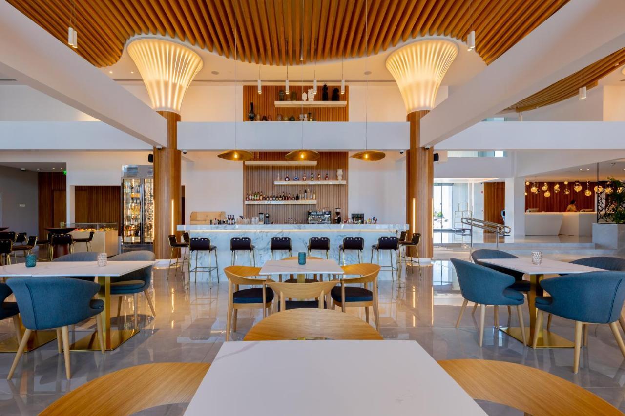 Radisson Beach Resort Larnaca Ngoại thất bức ảnh