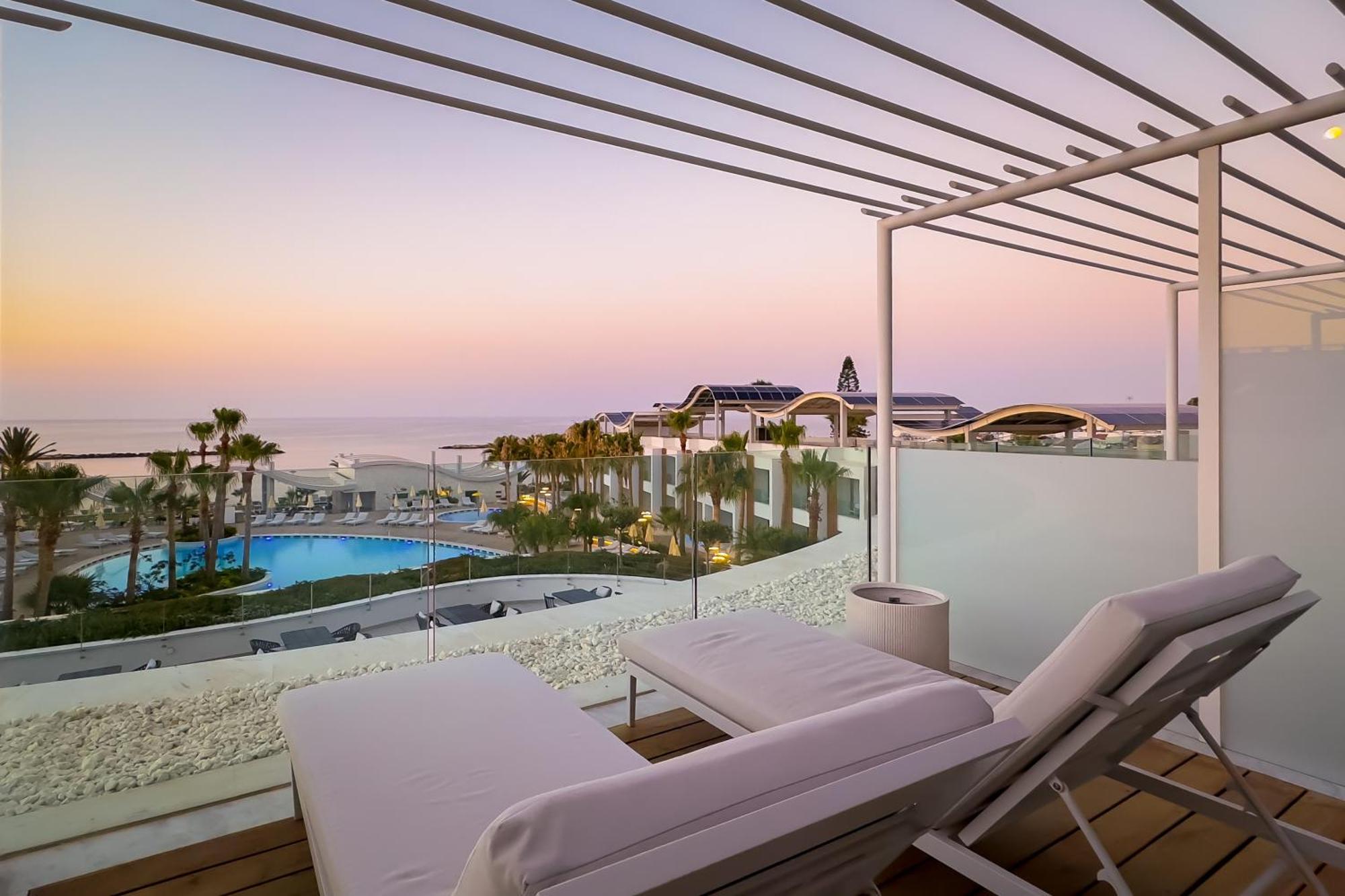 Radisson Beach Resort Larnaca Ngoại thất bức ảnh
