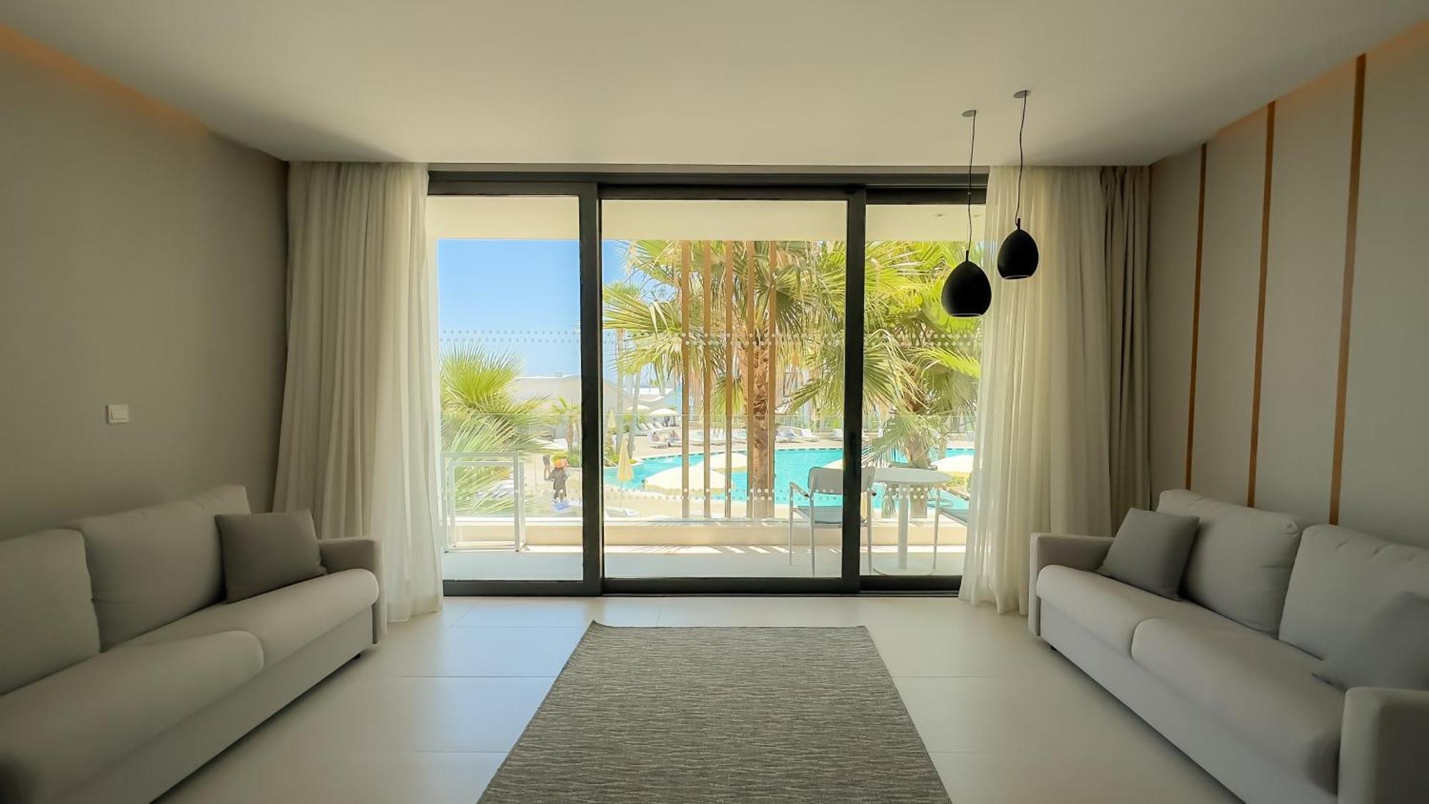Radisson Beach Resort Larnaca Ngoại thất bức ảnh