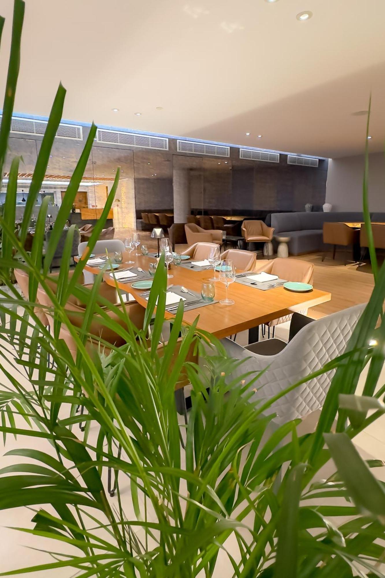 Radisson Beach Resort Larnaca Ngoại thất bức ảnh