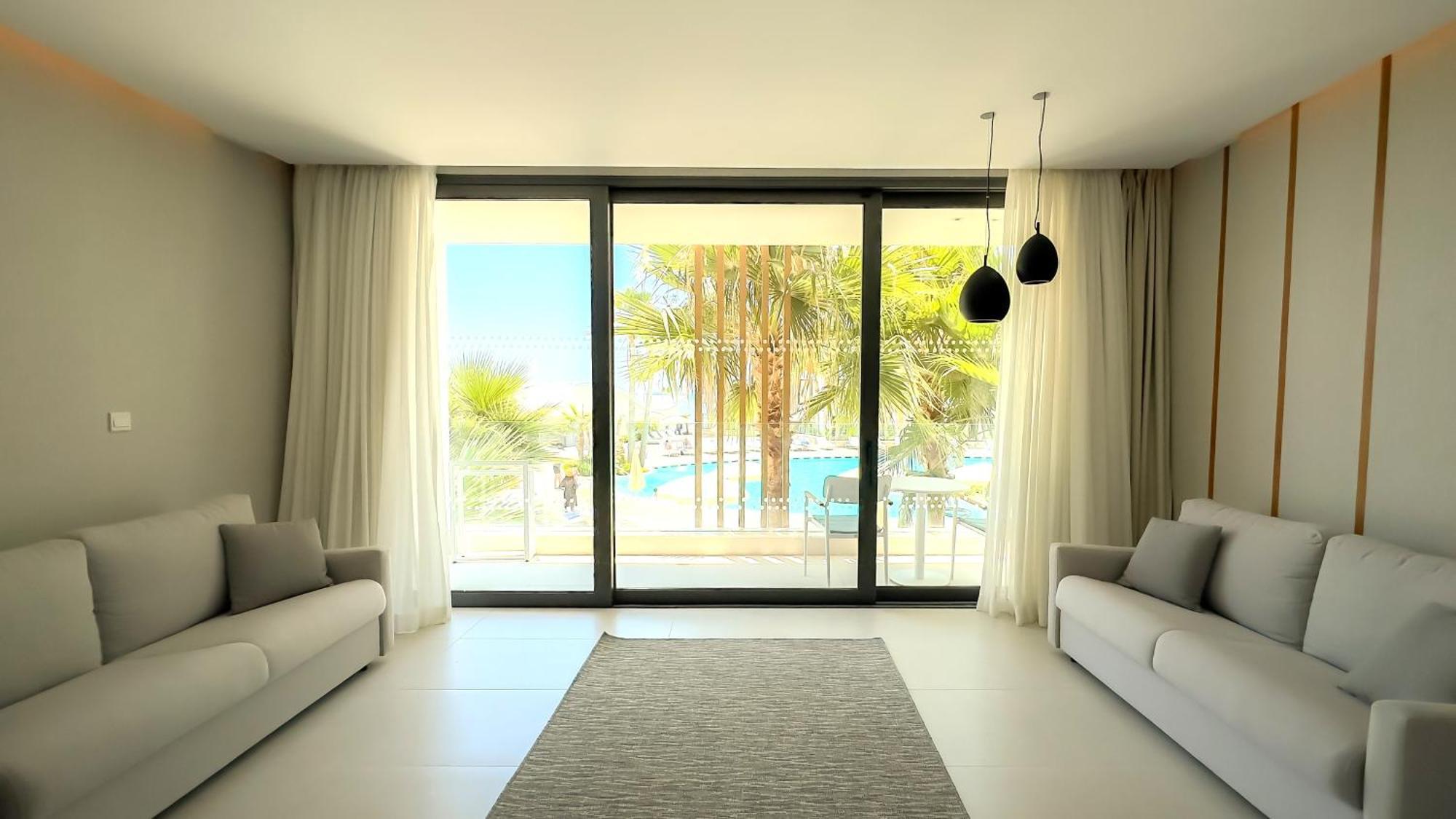 Radisson Beach Resort Larnaca Ngoại thất bức ảnh