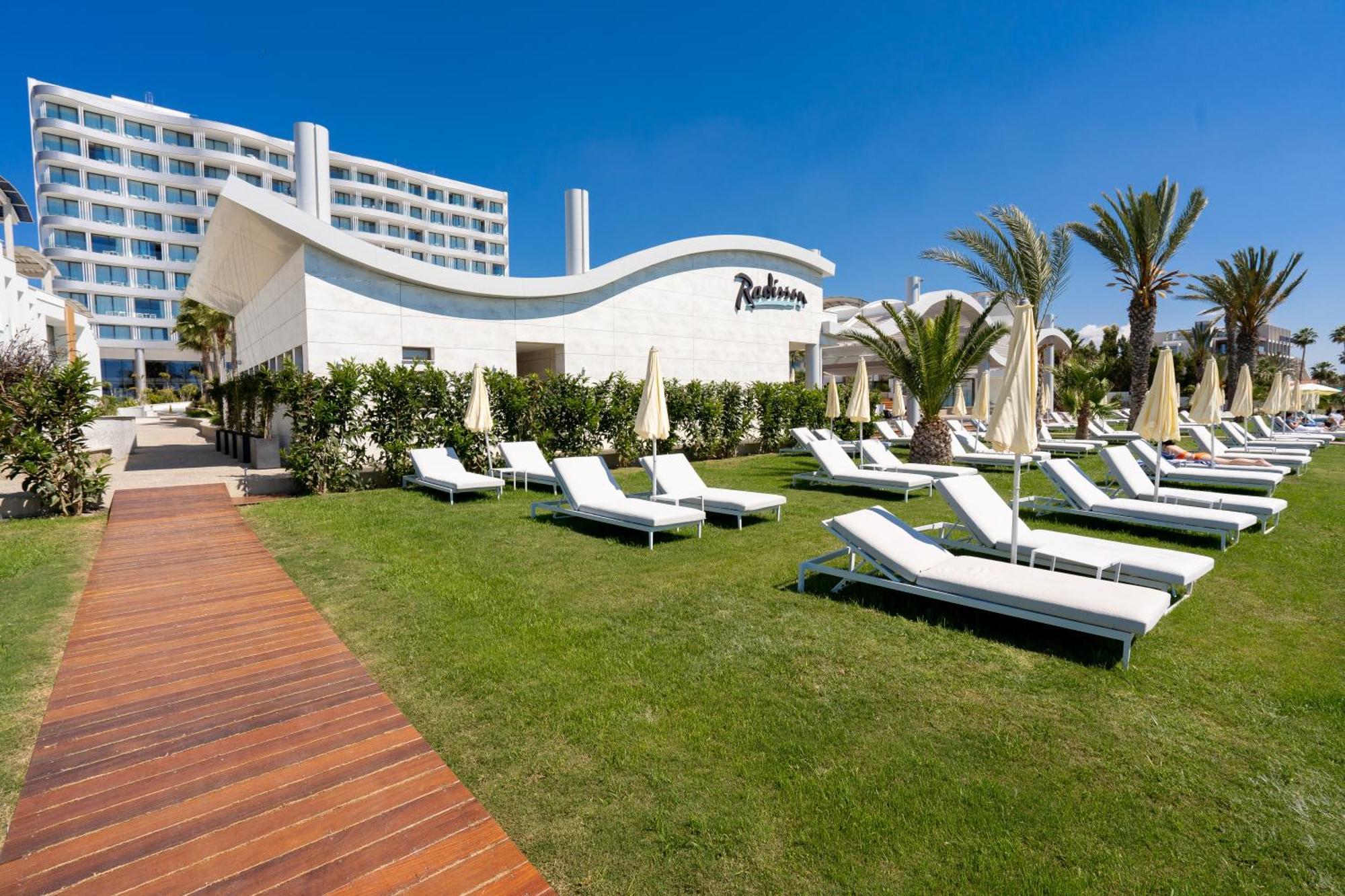 Radisson Beach Resort Larnaca Ngoại thất bức ảnh