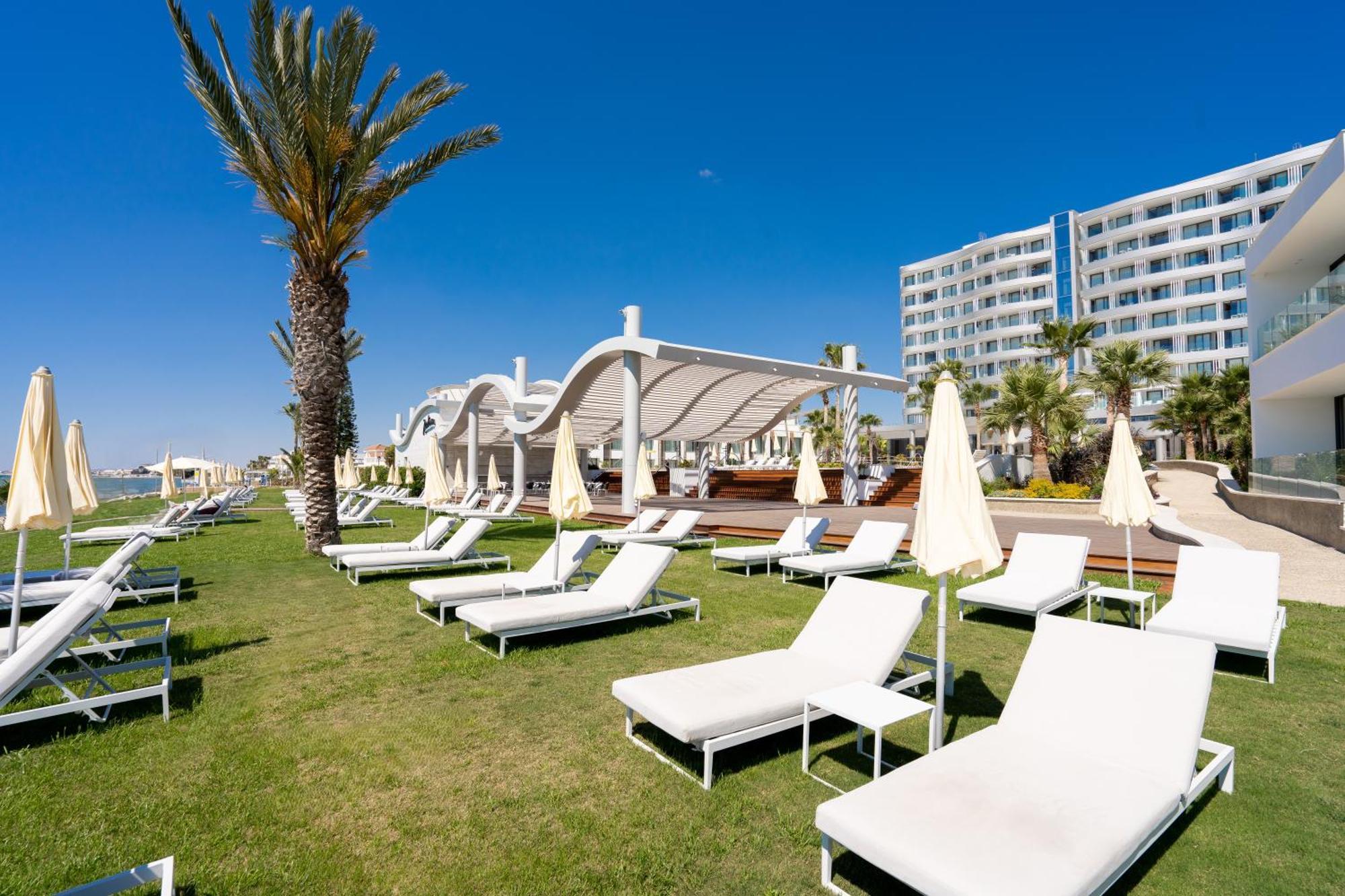 Radisson Beach Resort Larnaca Ngoại thất bức ảnh